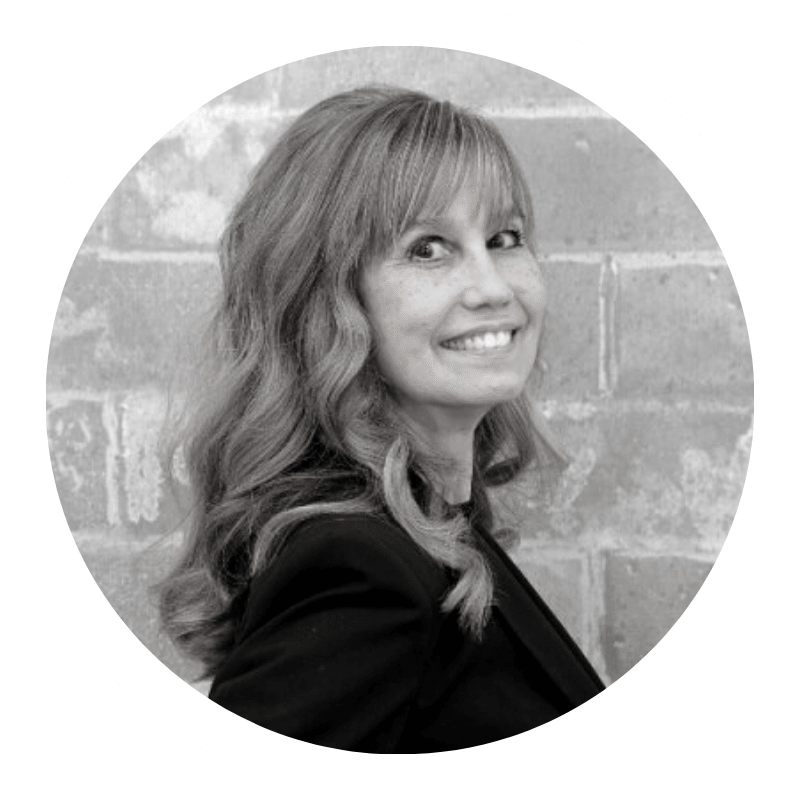 Marie Meade, Midlife Coach | Personal Brand Strategist Mary Henderson Homepage